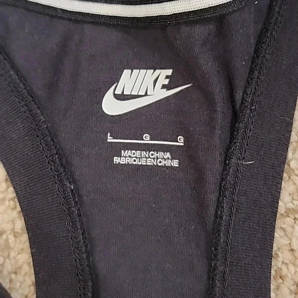 Athletic 5 Piece Bundle Nike, Fabletics, Champion, Ect. Size Large - Picture 3 of 11